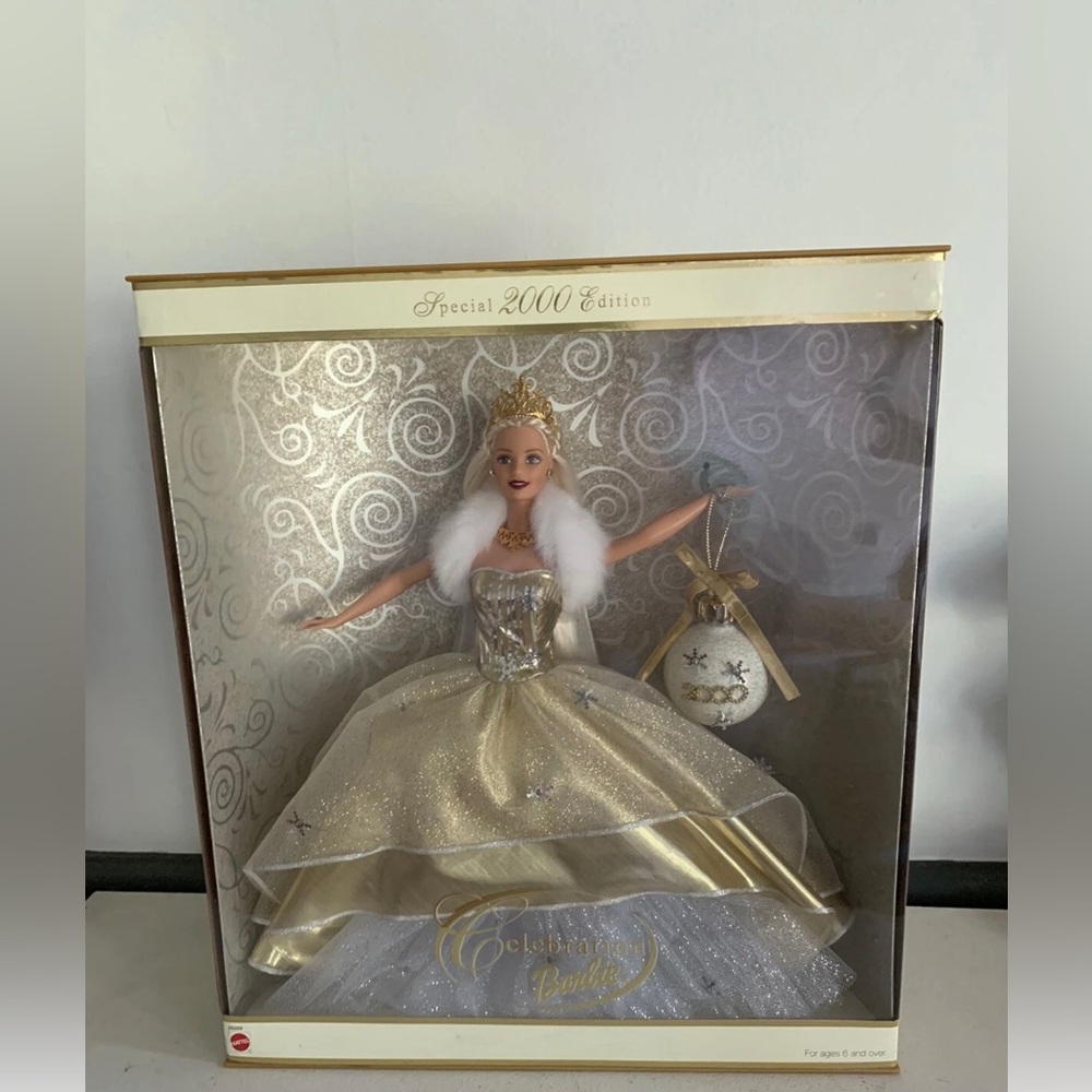 Special 2000 Edition Celebration Barbie‎ Doll by Mattel (2000) NEW w/Ornament